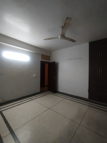 Furnished Amenities in 2.5 BHK Independent House at Ansal Sushant Lok I, Sector 43 – for Rent