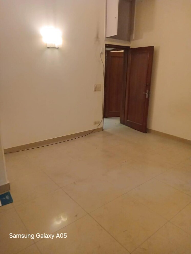 Room, greater kailash part 3 3 Bedroom 1850 Sq.Ft. Builder Floor In Greater Kailash Part 3 Delhi 8839884