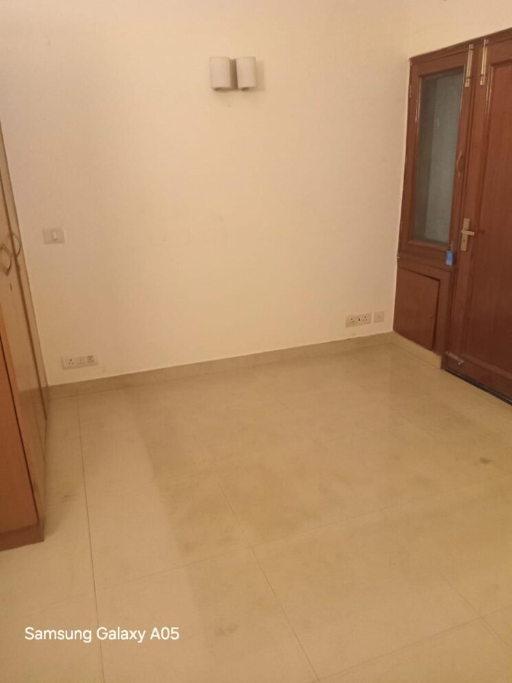 Room, greater kailash part 3 3 Bedroom 1850 Sq.Ft. Builder Floor In Greater Kailash Part 3 Delhi 8839884