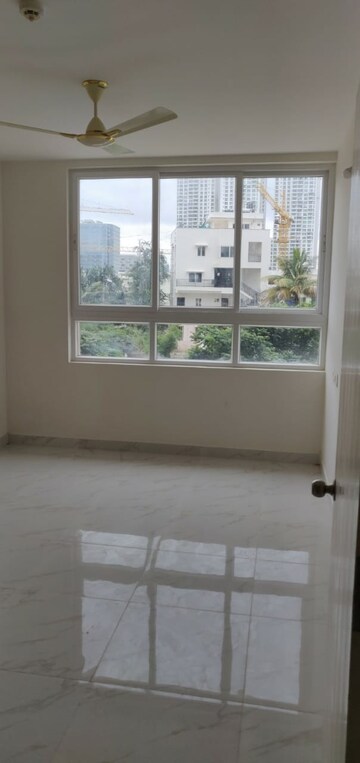 Room in 3 BHK Apartment at Mantri Manyata Lithos, Thanisandra – for Rent