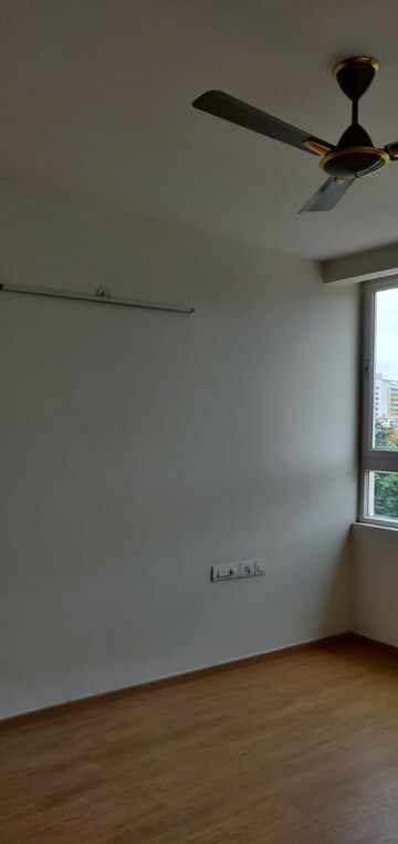 Room in 3 BHK Apartment at Mantri Manyata Lithos, Thanisandra – for Rent