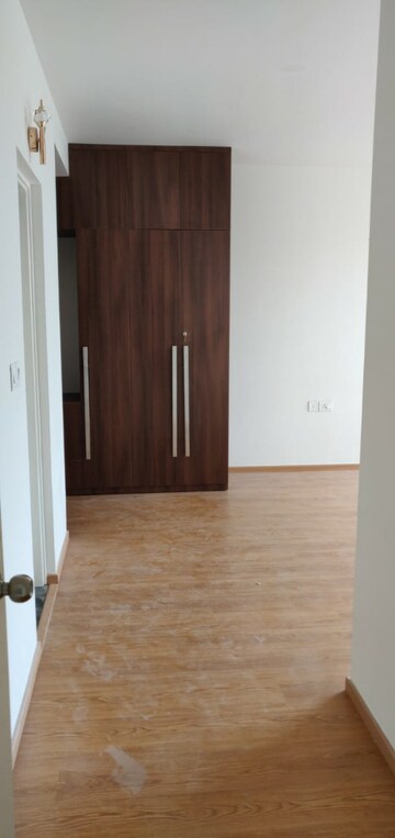 Room in 3 BHK Apartment at Mantri Manyata Lithos, Thanisandra – for Rent