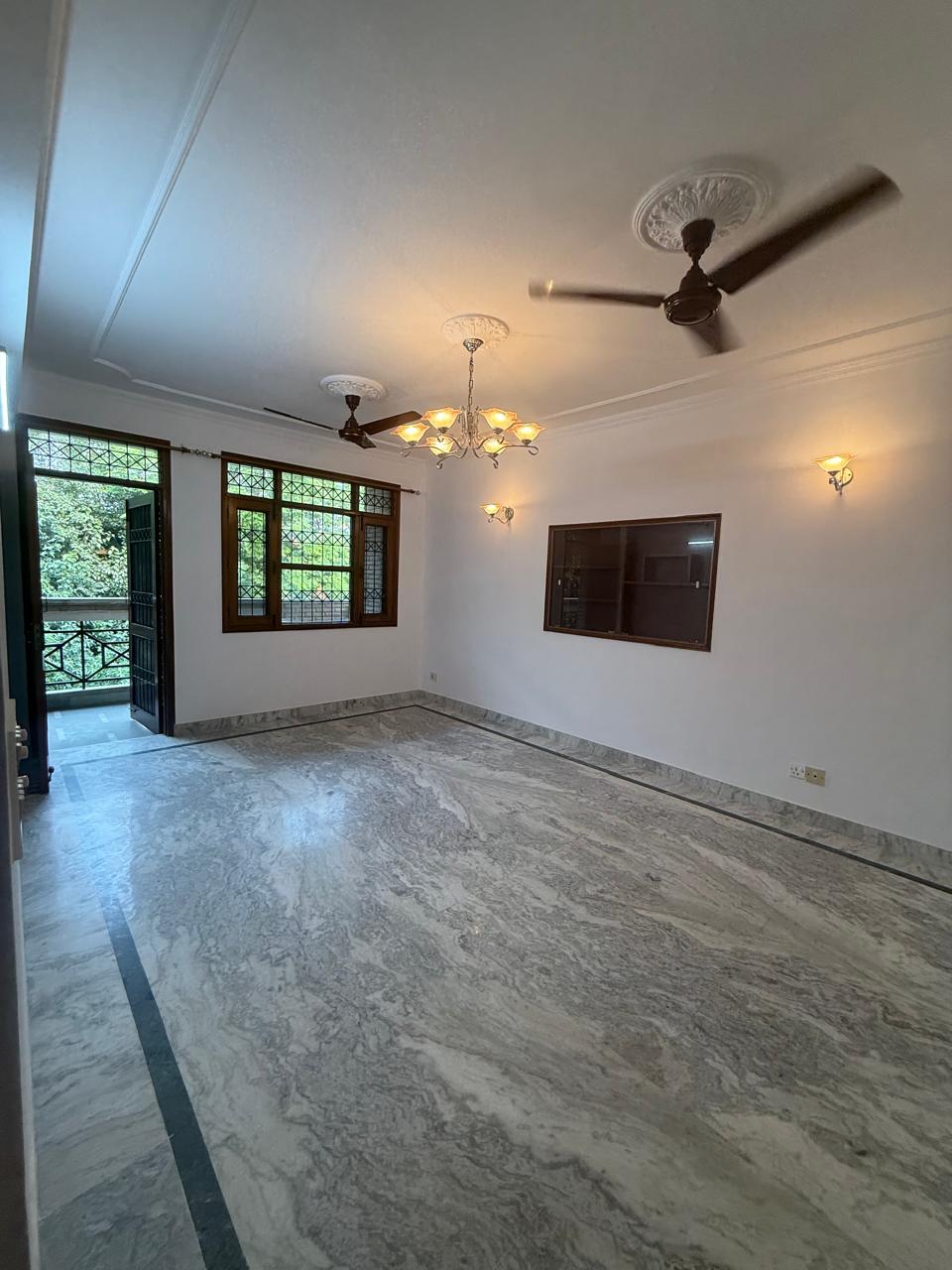 3 BHK Builder Floor For Rent in Saket