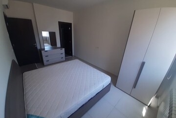 Room in 3 BHK Apartment at Parikh Pearl Apartment, Andheri West – for Rent