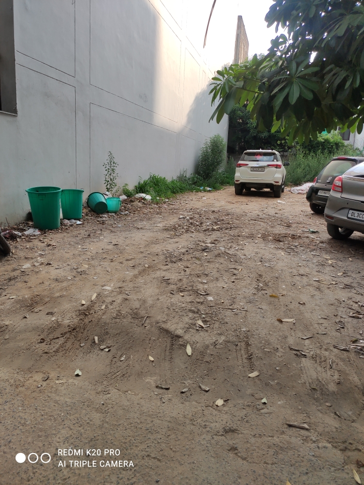 Plot For Sale in Sushant Lok II