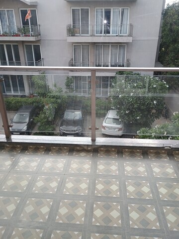 Balcony in 3 BHK Builder Floor at BPTP Amstoria Plot, Sector 102 – for Rent