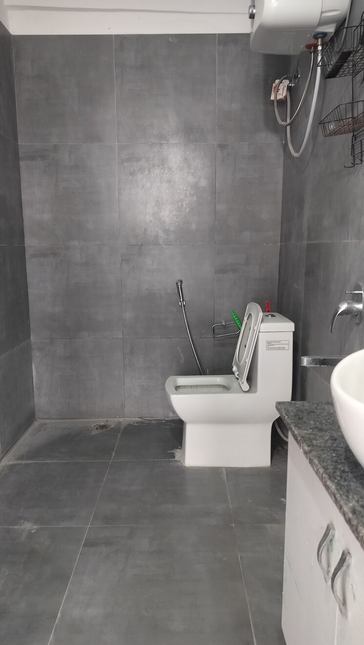 Bathroom, jubilee hills 3 Bedroom 3000 Sq.Ft. Apartment In Jubilee Hills Hyderabad 8839946