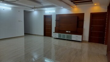 Room in 3 BHK Apartment at Jubilee Hills – for Rent