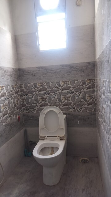 Bathroom in 3 BHK Apartment at Jubilee Hills – for Rent