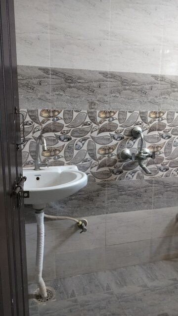 Bathroom in 3 BHK Apartment at Jubilee Hills – for Rent