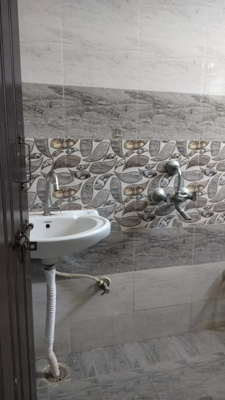 Bathroom, jubilee hills 3 Bedroom 3000 Sq.Ft. Apartment In Jubilee Hills Hyderabad 8839946