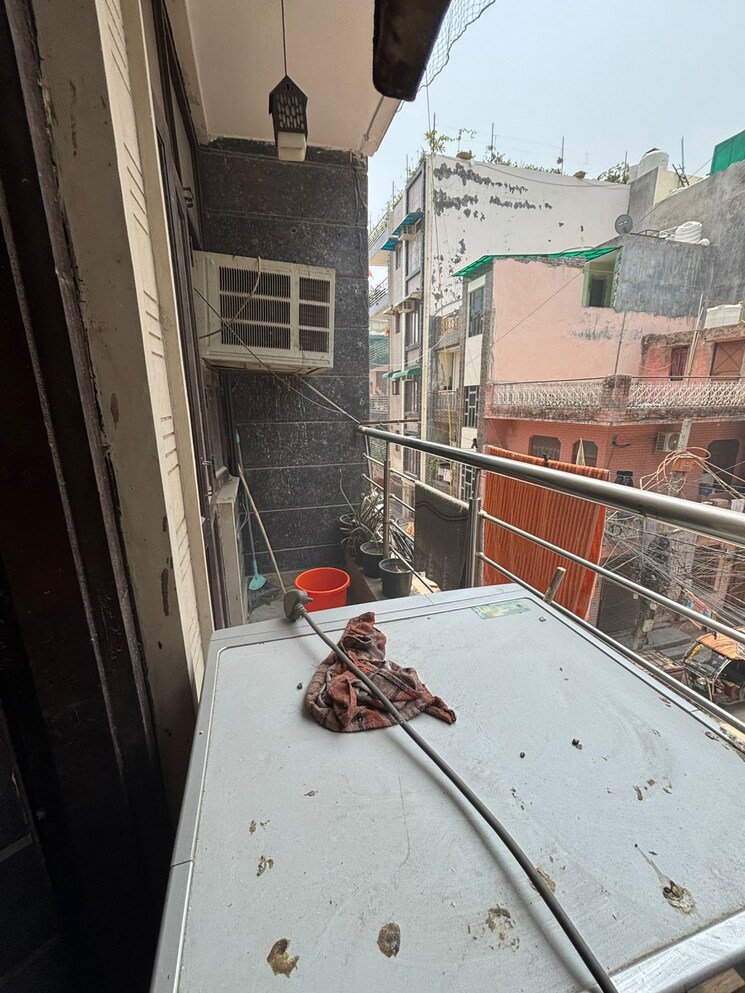 Balcony, dwarka mor 2.5 Bedroom 810 Sq.Ft. Builder Floor In Dwarka Mor Delhi 8839961