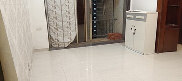 Room in 2.5 BHK Apartment at Riddhi Tower, Malad East – for Rent