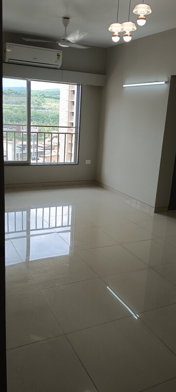 Room in 2 BHK Apartment at Riddhi Gardens CHS, Malad East – for Rent