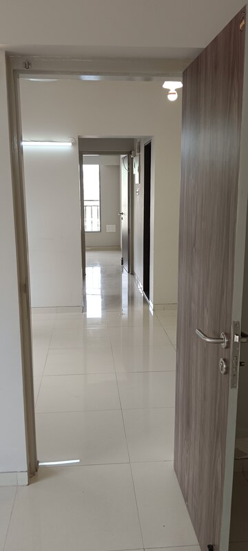 2 BHK Apartment For Rent in Riddhi Gardens CHS, Malad East