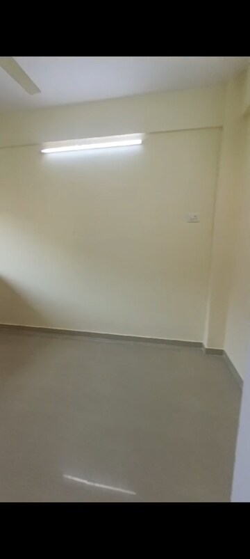 Room in 2 BHK Apartment at Devashish CHS, Vakola – for Rent