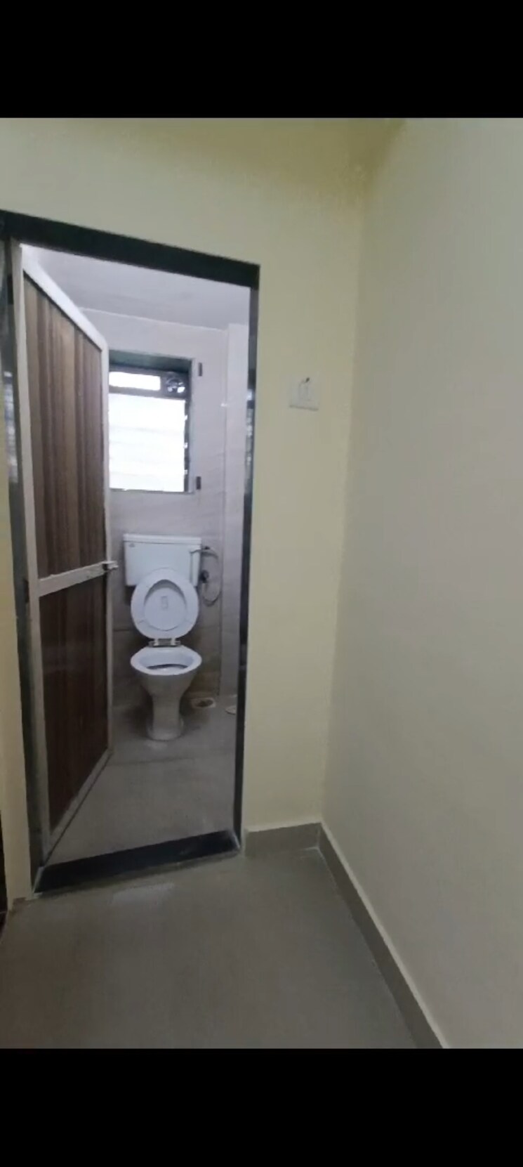 Bathroom, devashish-chs 2 Bedroom 700 Sq.Ft. Apartment In Vakola Mumbai 8839980