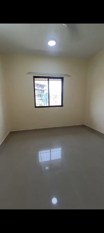 Room in 2 BHK Apartment at Devashish CHS, Vakola – for Rent