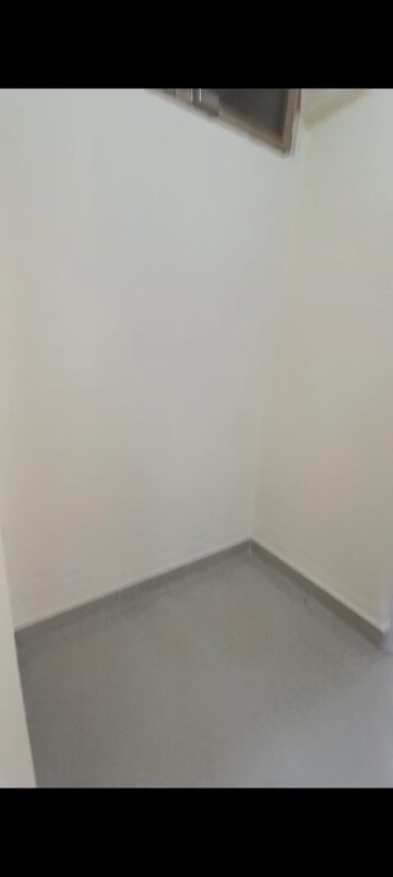 Room in 2 BHK Apartment at Devashish CHS, Vakola – for Rent