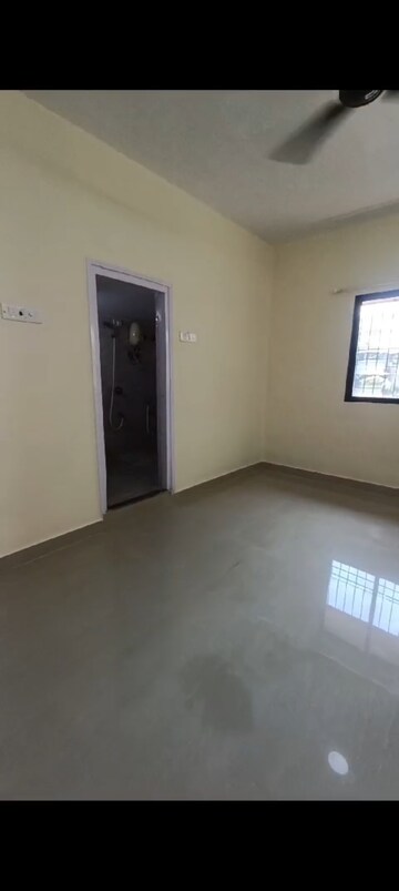 Room in 2 BHK Apartment at Devashish CHS, Vakola – for Rent