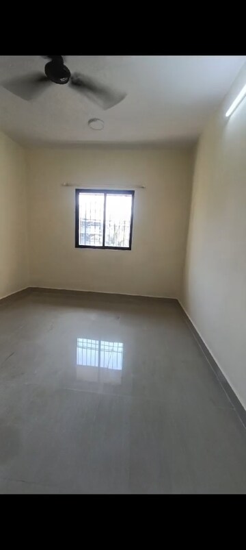 Room in 2 BHK Apartment at Devashish CHS, Vakola – for Rent