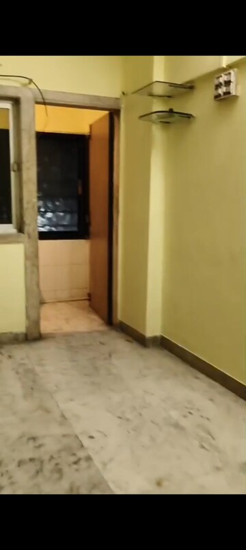 Room in 2 BHK Apartment at Happy House, Vakola – for Rent
