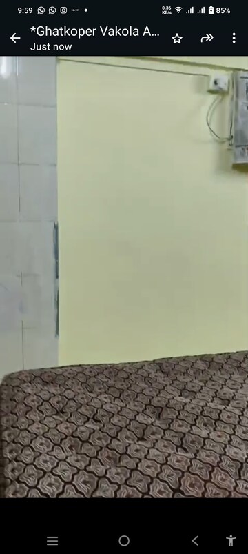 Room in 2 BHK Apartment at Happy House, Vakola – for Rent