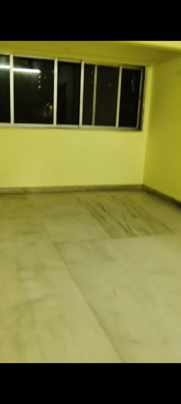 Room in 2 BHK Apartment at Happy House, Vakola – for Rent