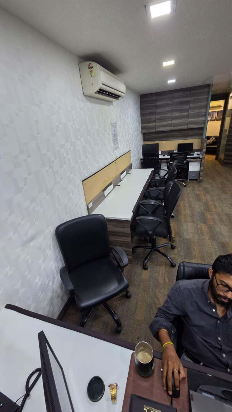 Team Area, dlh-park Commercial Office Space 2180 Sq.Ft. In Malad West Mumbai 8839999