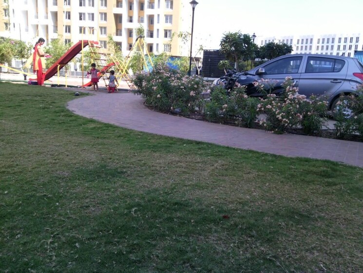 Garden, silver-oak 3 Bedroom 1950 Sq.Ft. Apartment In Kalyani Nagar Pune 8839910