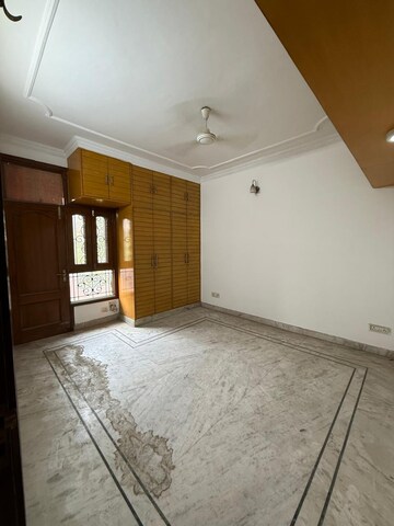 Room in 2 BHK Builder Floor at Kalkaji – for Rent