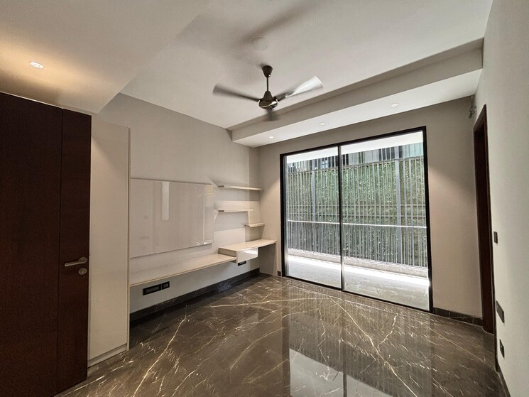 Room, dlf phase i 4 Bedroom 502 Sq.Yd. Builder Floor In Dlf Phase I Gurgaon 8840096