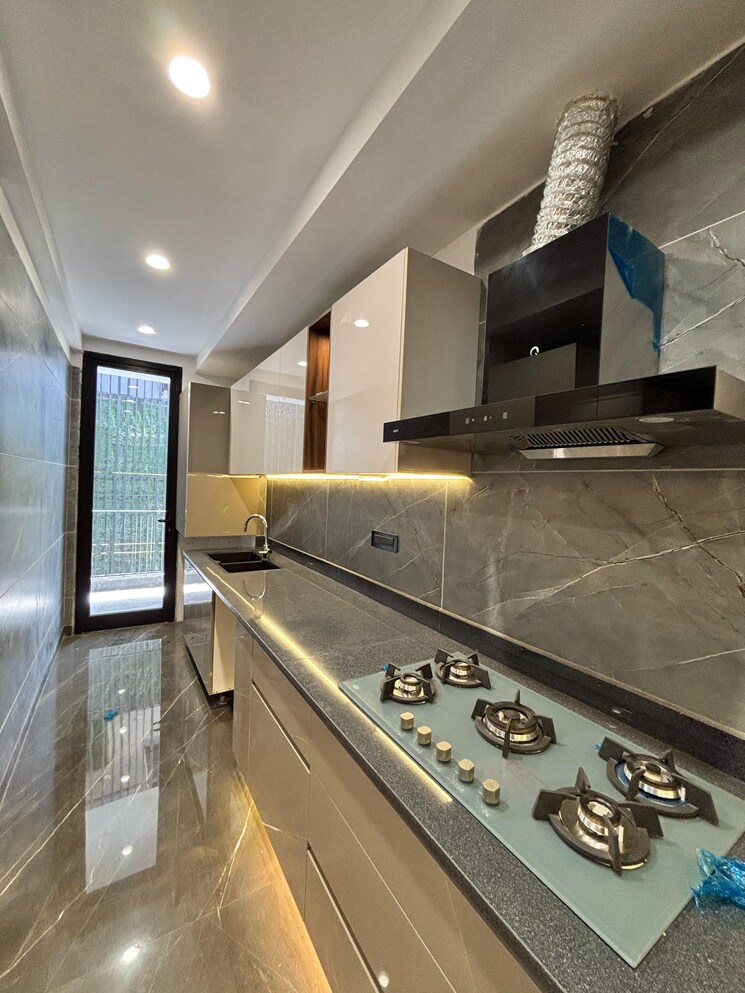 Kitchen, dlf phase i 4 Bedroom 502 Sq.Yd. Builder Floor In Dlf Phase I Gurgaon 8840096