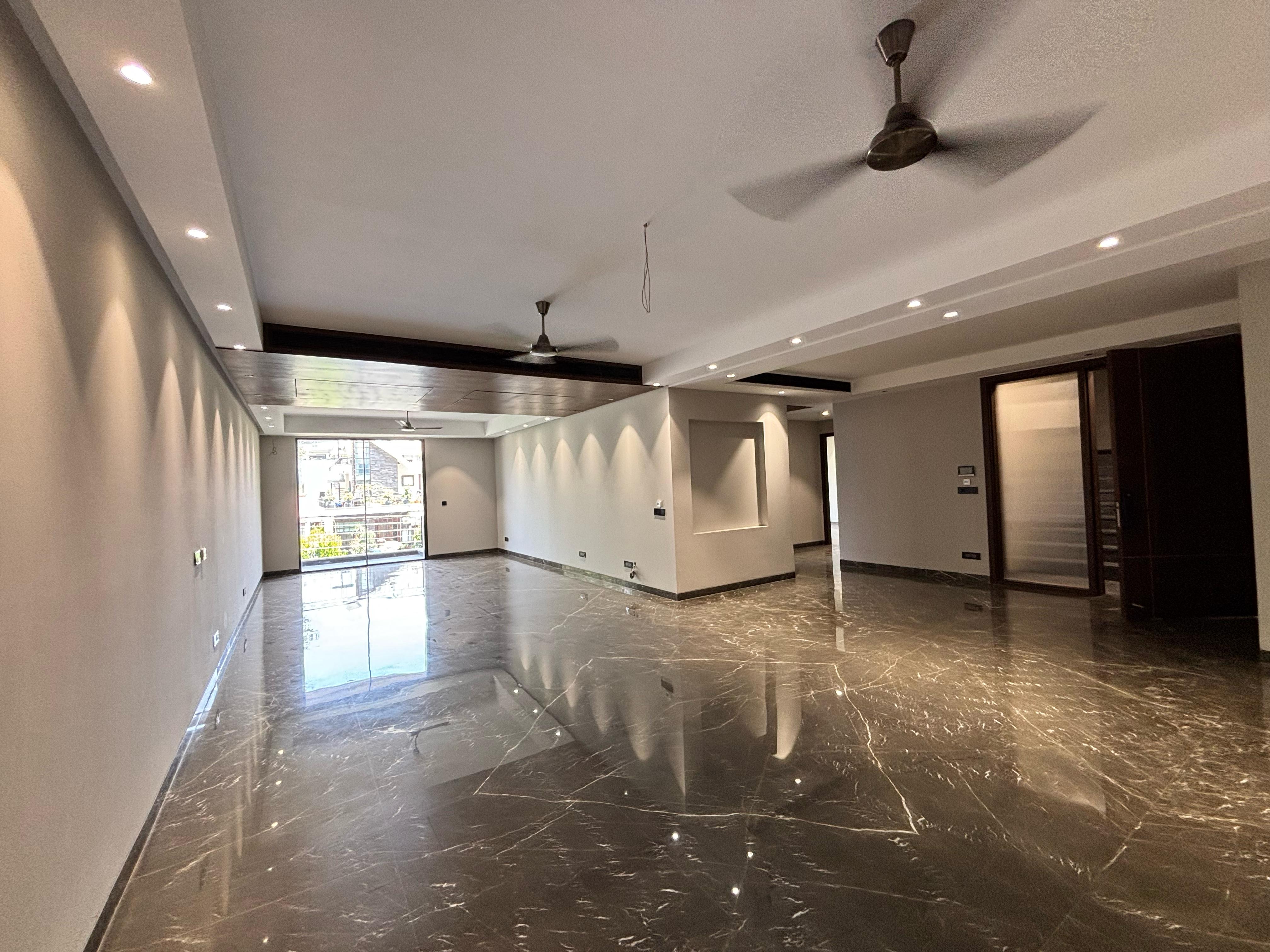 4 BHK + Pooja Room,Servant Room,Study Room,Extra Room Builder Floor For Rent in DLF Phase I