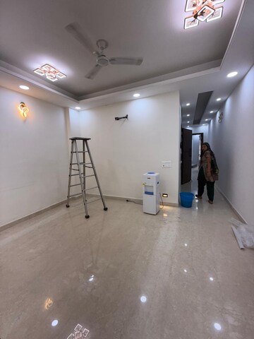 Room in 2 BHK Builder Floor at Kalkaji – for Rent