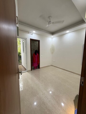Room in 2 BHK Builder Floor at Kalkaji – for Rent