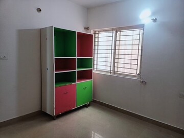 Room in 2 BHK Apartment at Hsr Layout – for Rent