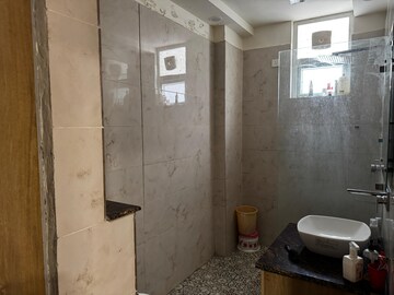 Bathroom in 4 BHK Builder Floor at SS 100, Sector 49 – for Rent