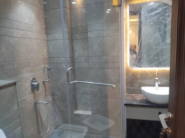 Bathroom in 3 BHK Builder Floor at Safdarjung Enclave – for Rent