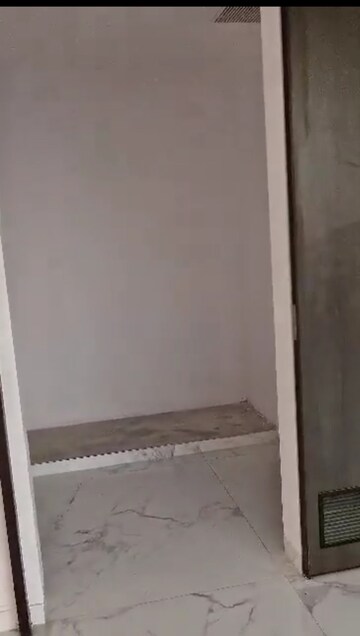 Furnished Amenities in 4 BHK Apartment at Prashant Apartment Powai, Powai – for Rent