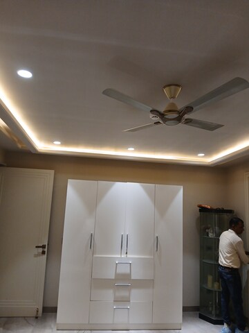 Furnished Amenities in 3 BHK Builder Floor at Golden Floors, Sector 50 – for Rent