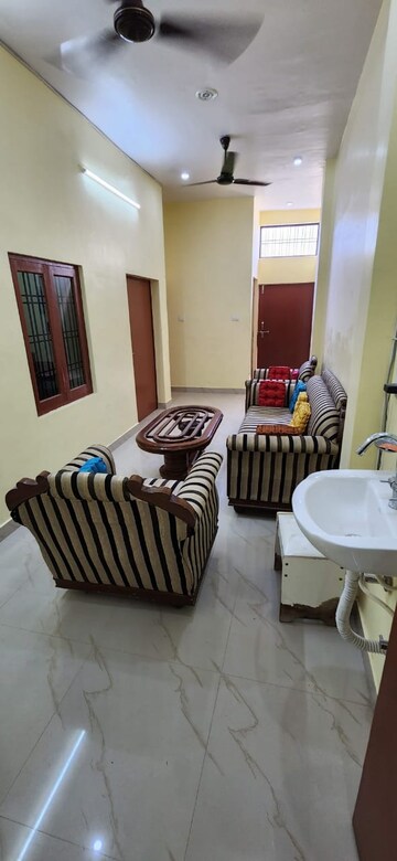 Living Room in 3 BHK Apartment at Hazratganj – for Rent