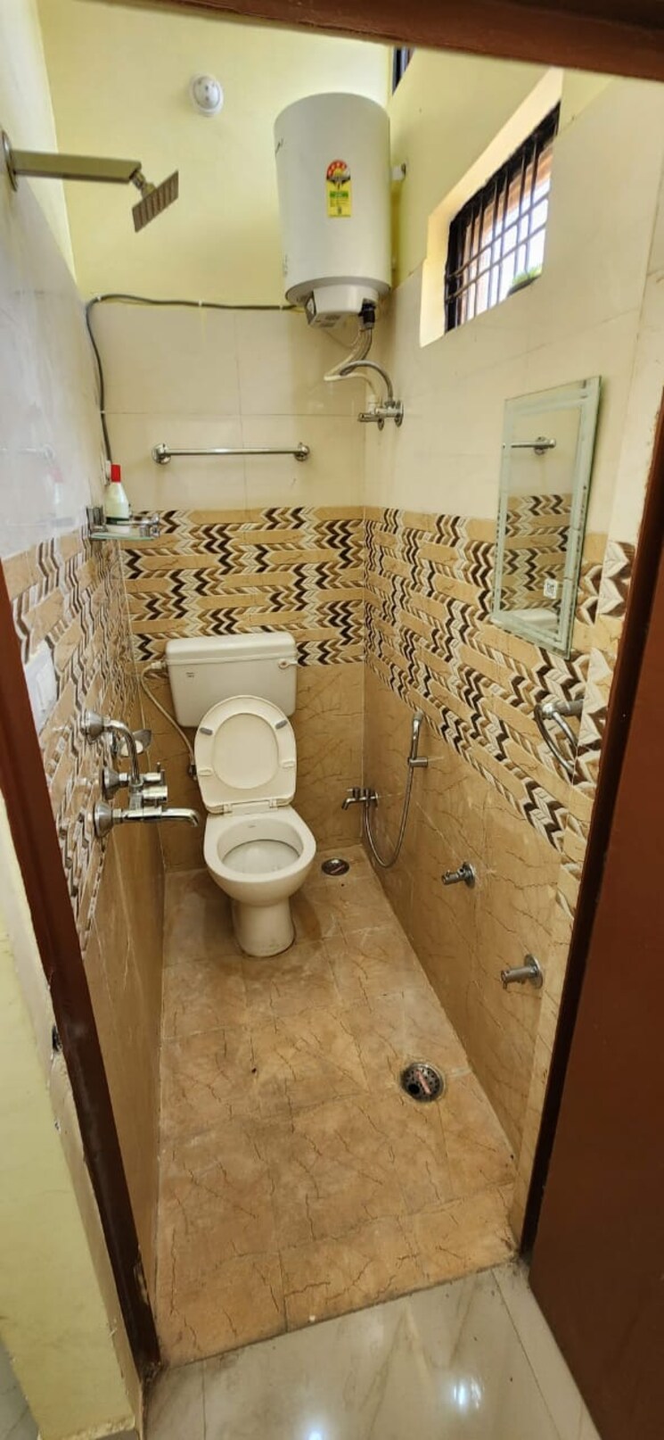 Bathroom, hazratganj 3 Bedroom 1650 Sq.Ft. Apartment In Hazratganj Lucknow 8840124