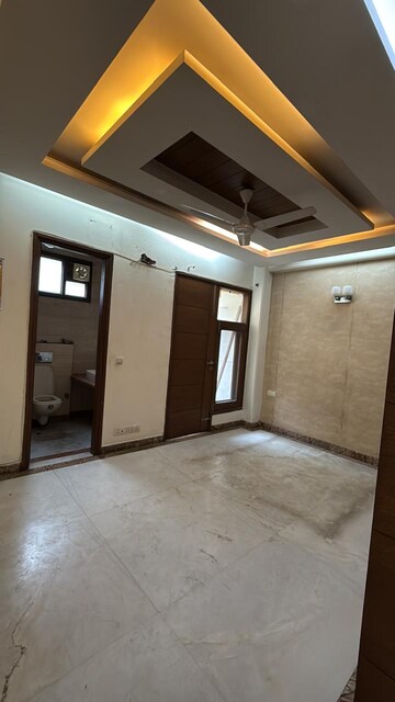 Room in 2 BHK Builder Floor at Kalkaji – for Rent