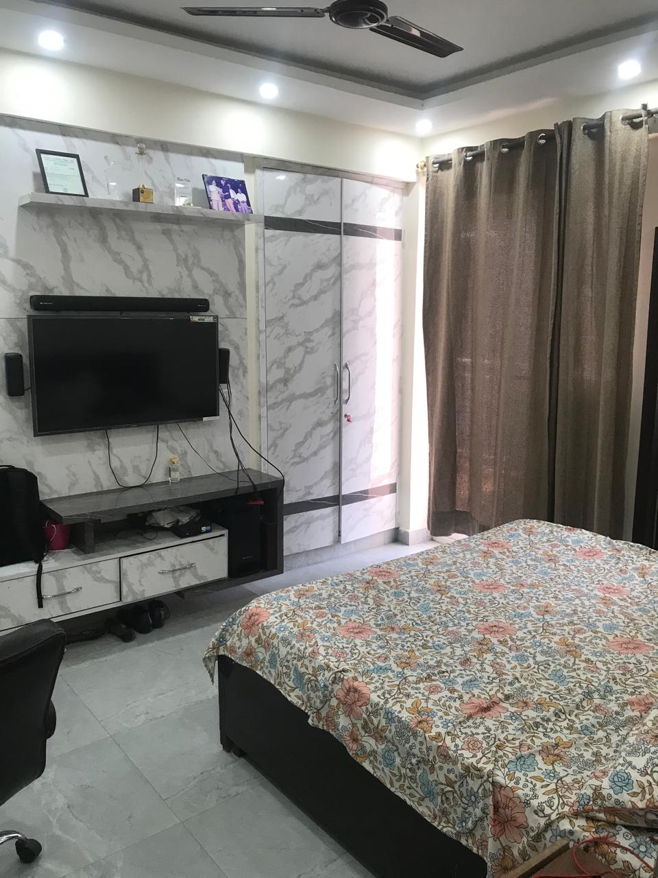 3.5 BHK + Servant Room Builder Floor For Rent in The Grand