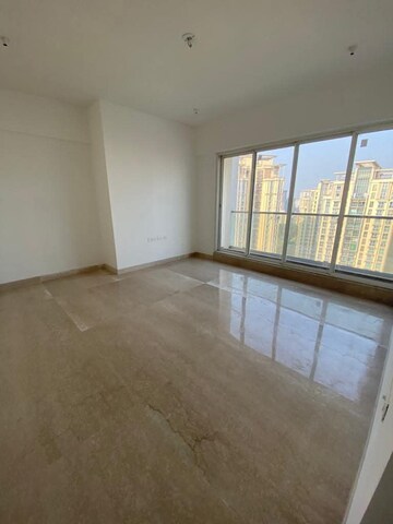 Room in 3 BHK Apartment at Sheth Avalon Phase 2, Laxmi Nagar – for Rent