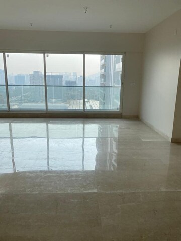 Room in 3 BHK Apartment at Majiwada – for Rent