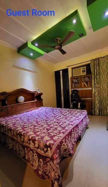 Bedroom in 3.5 BHK Builder Floor at Empire Floors, Sector 57 – for Rent
