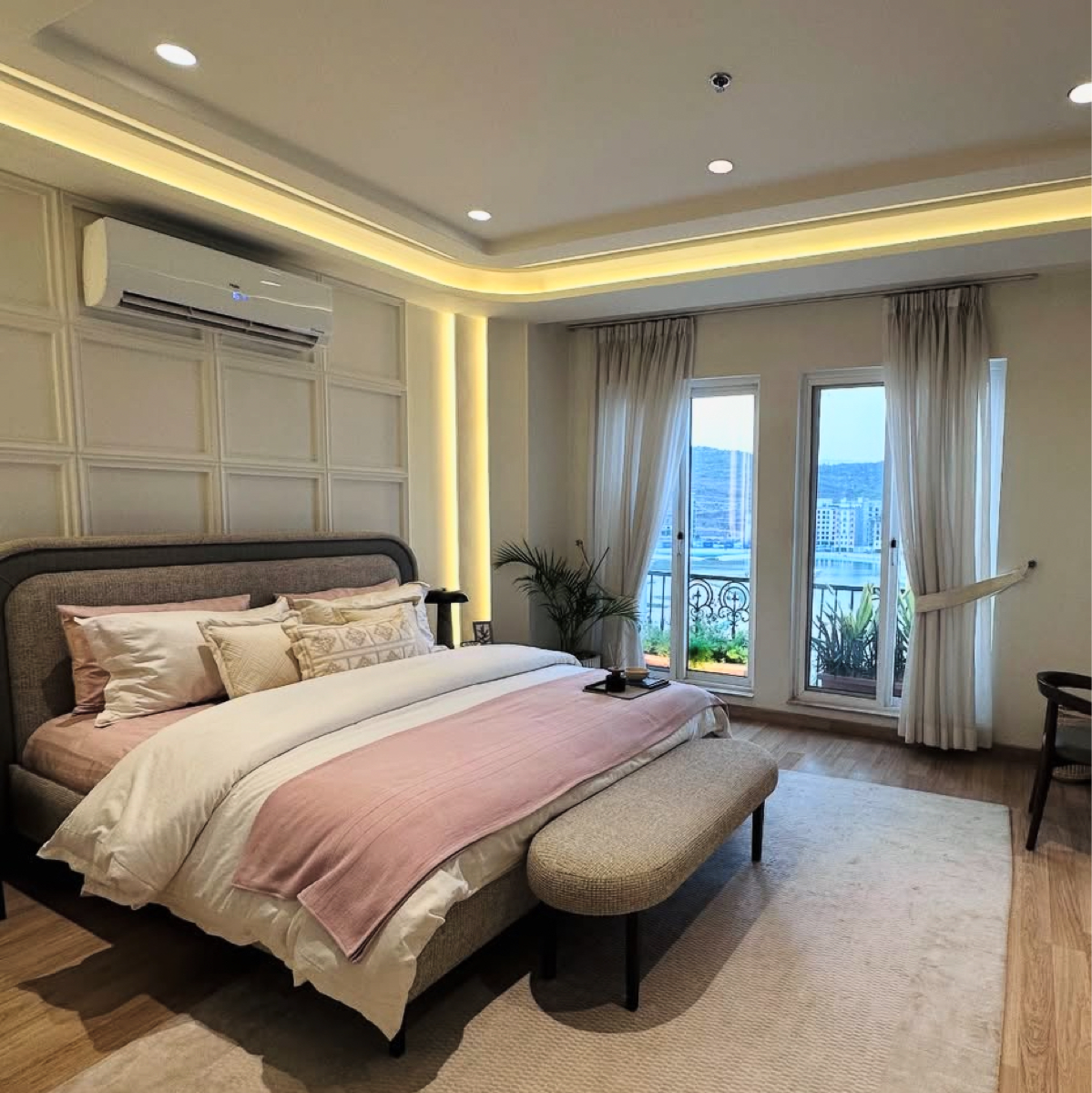 4 BHK Apartment For Sale in Hiranandani Gardens Solitaire