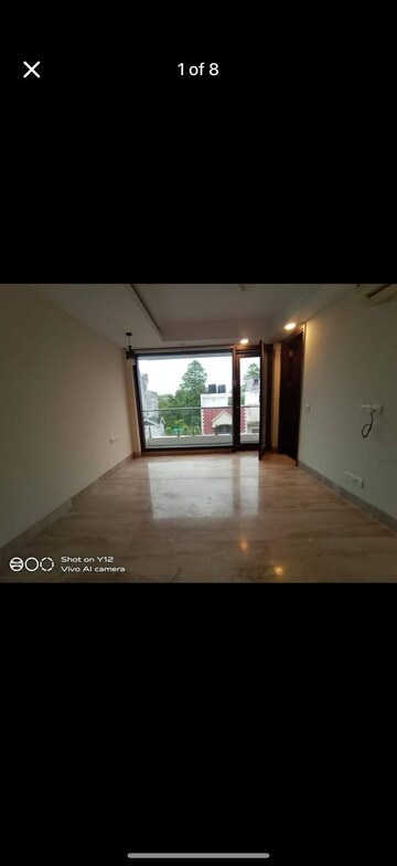 Room in 2 BHK Builder Floor at Hemkunt Colony – for Rent